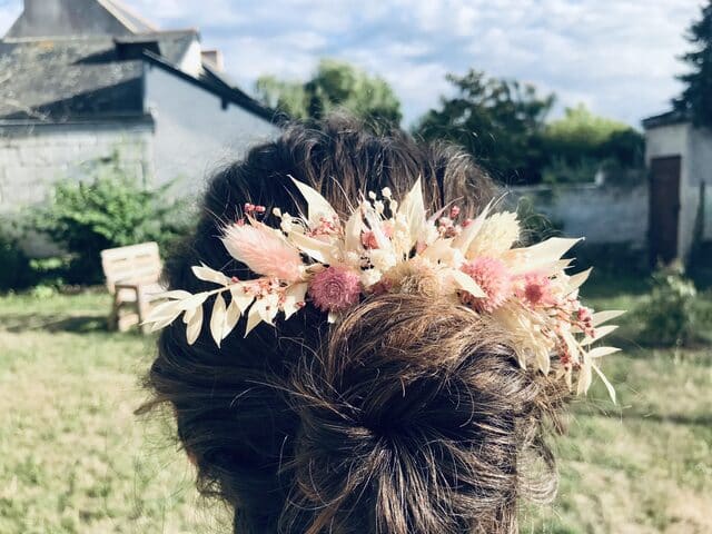 Atelier de groupe création peigne fleurs séchées